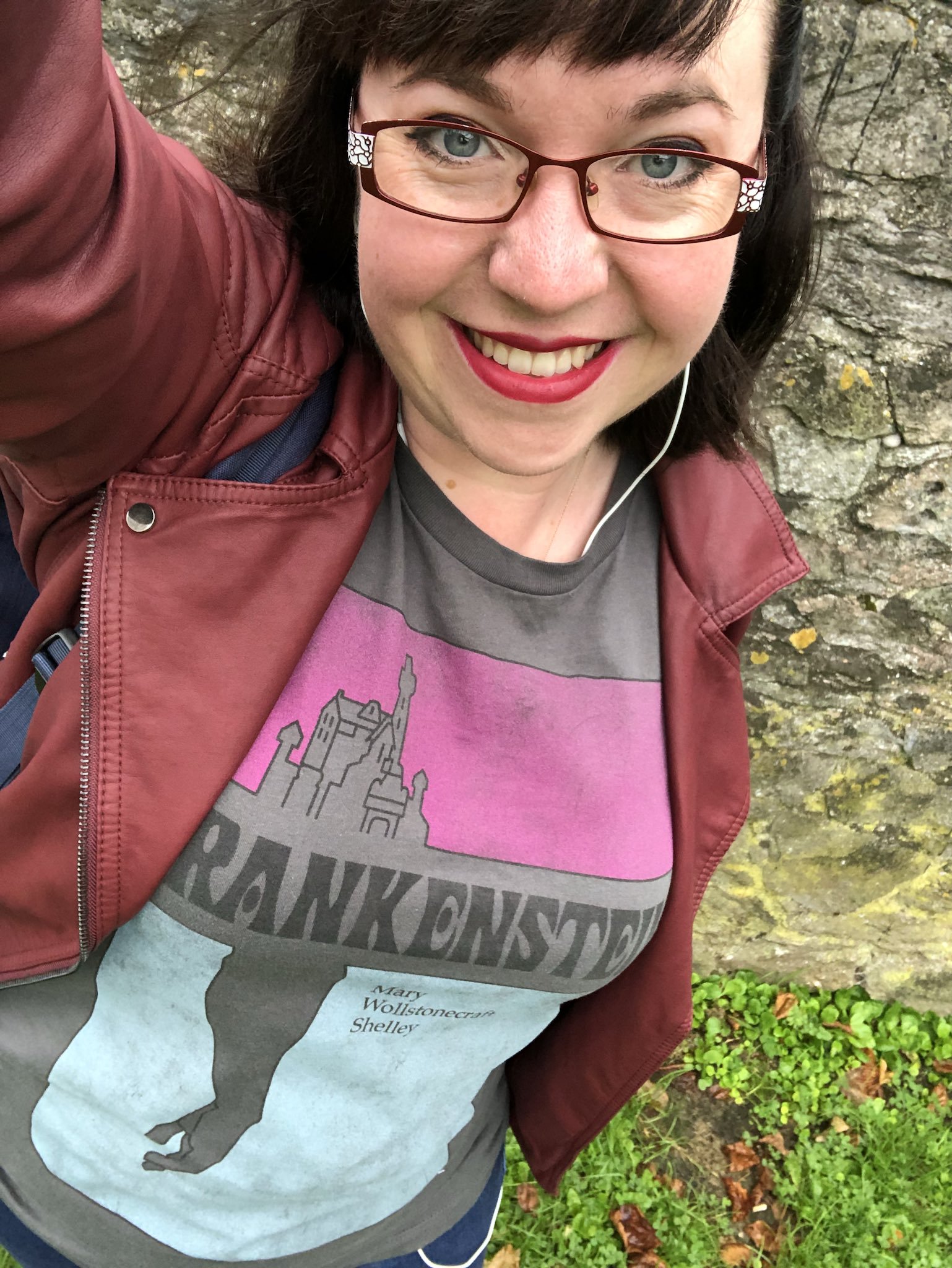 For #AdaLovelaceDay I’m wearing a shirt in honour of the first sci-fi writer: Mary Wollstonecraft Shelley! #womeninSTEM #ALD17 https://t.co/uULFYdc3Rn