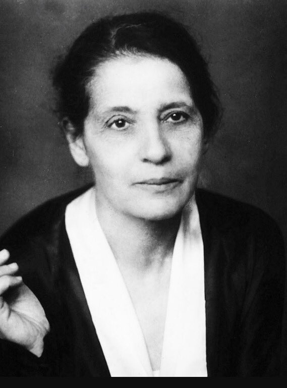 @BBC_Future @BBCEarth Lise Meitner, who alongside Otto Hahn discovered nuclear fission, but refused to study how it could be utilised for nuclear warfare https://t.co/FJyZ6VxgV2
