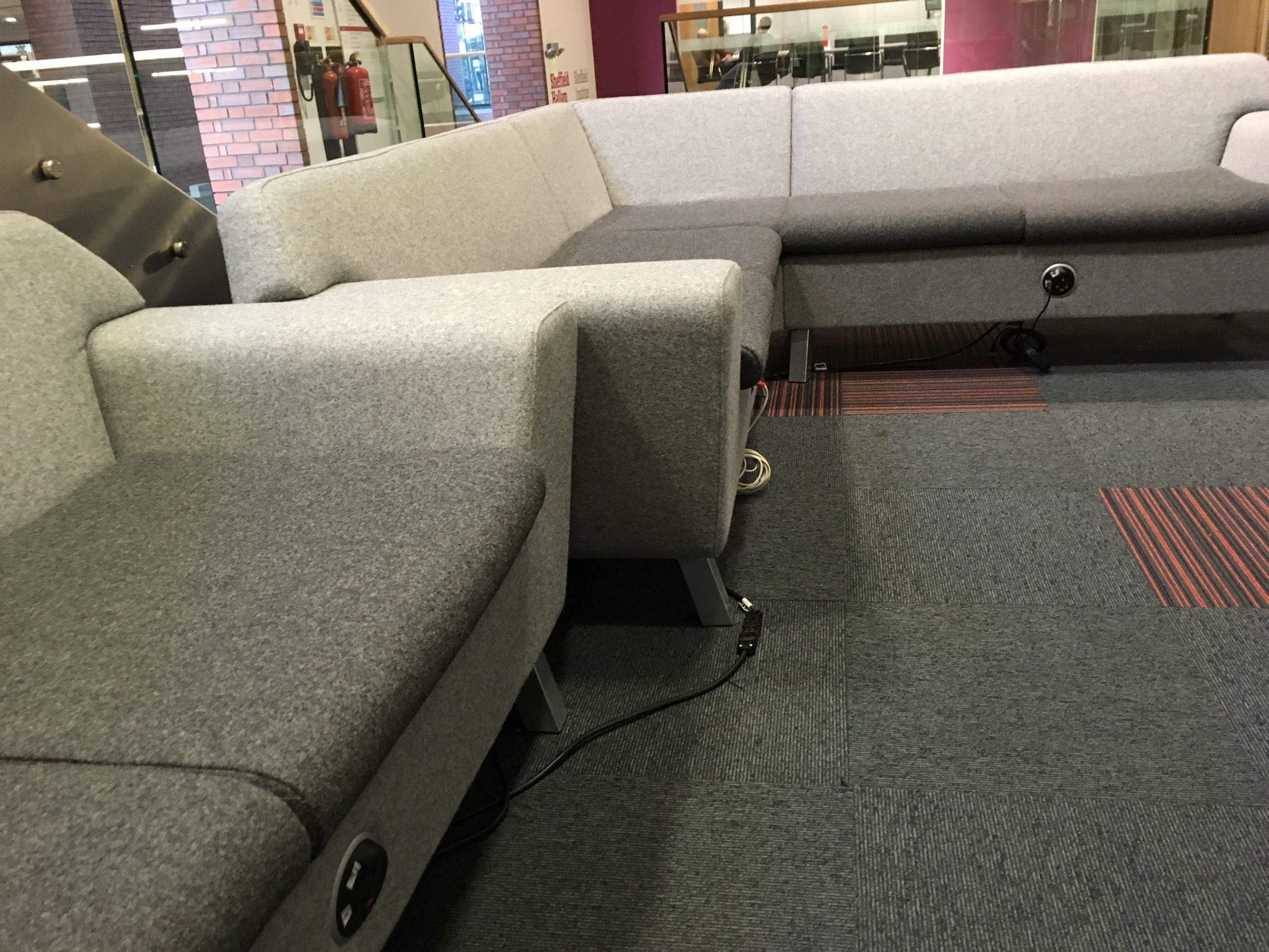 Plugs in the sofas! Happy thought indeed  #SocMedHE17 https://t.co/EtTvlQnuKw